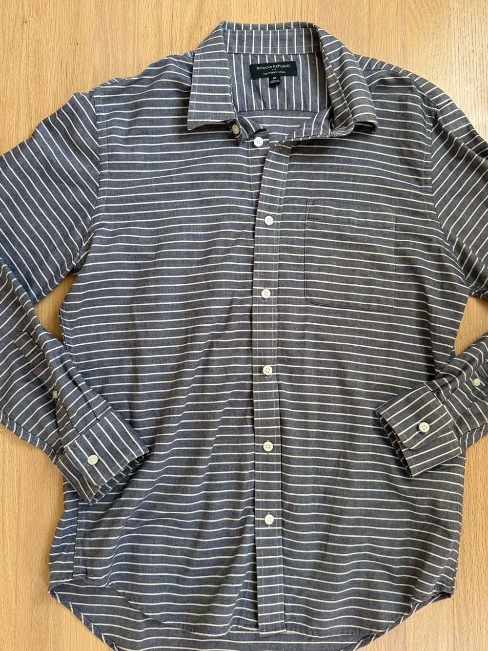 Banana Republic Men's M Lightweight Flannel Shirt Gray White Striped Button Down